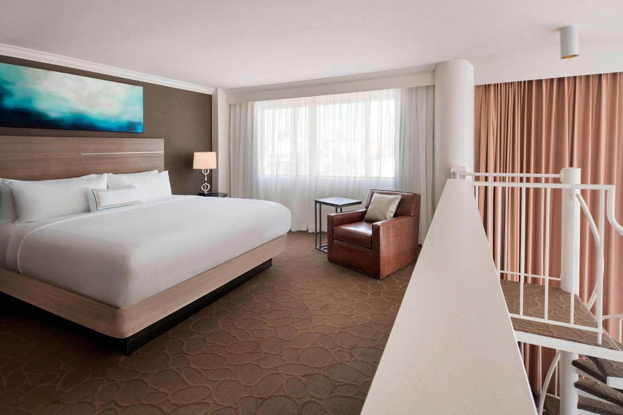 Delta Hotels By Marriott Richmond Downtown Екстериор снимка