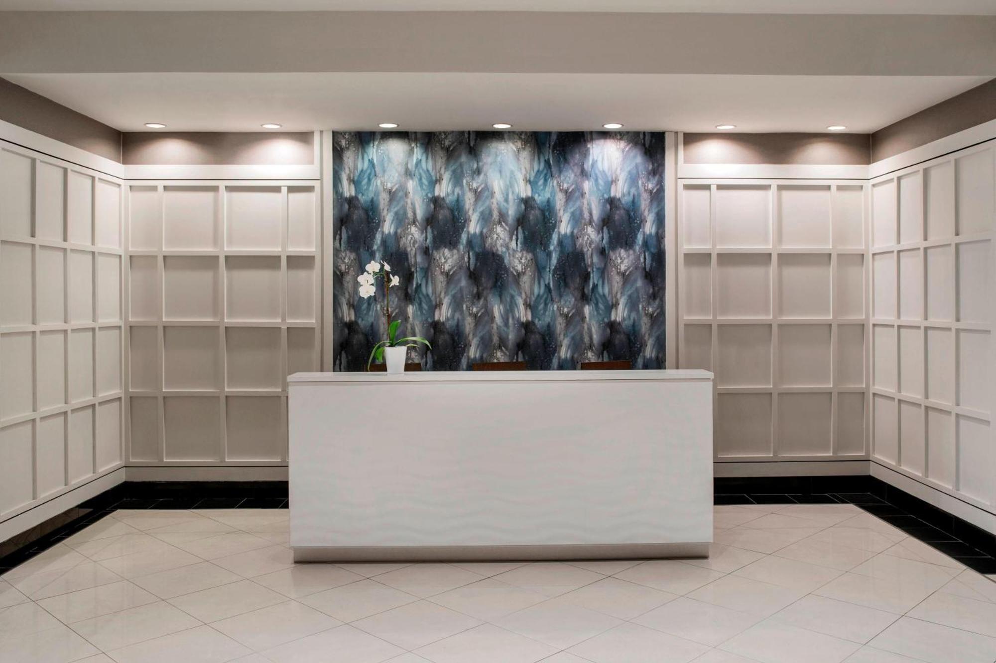 Delta Hotels By Marriott Richmond Downtown Екстериор снимка