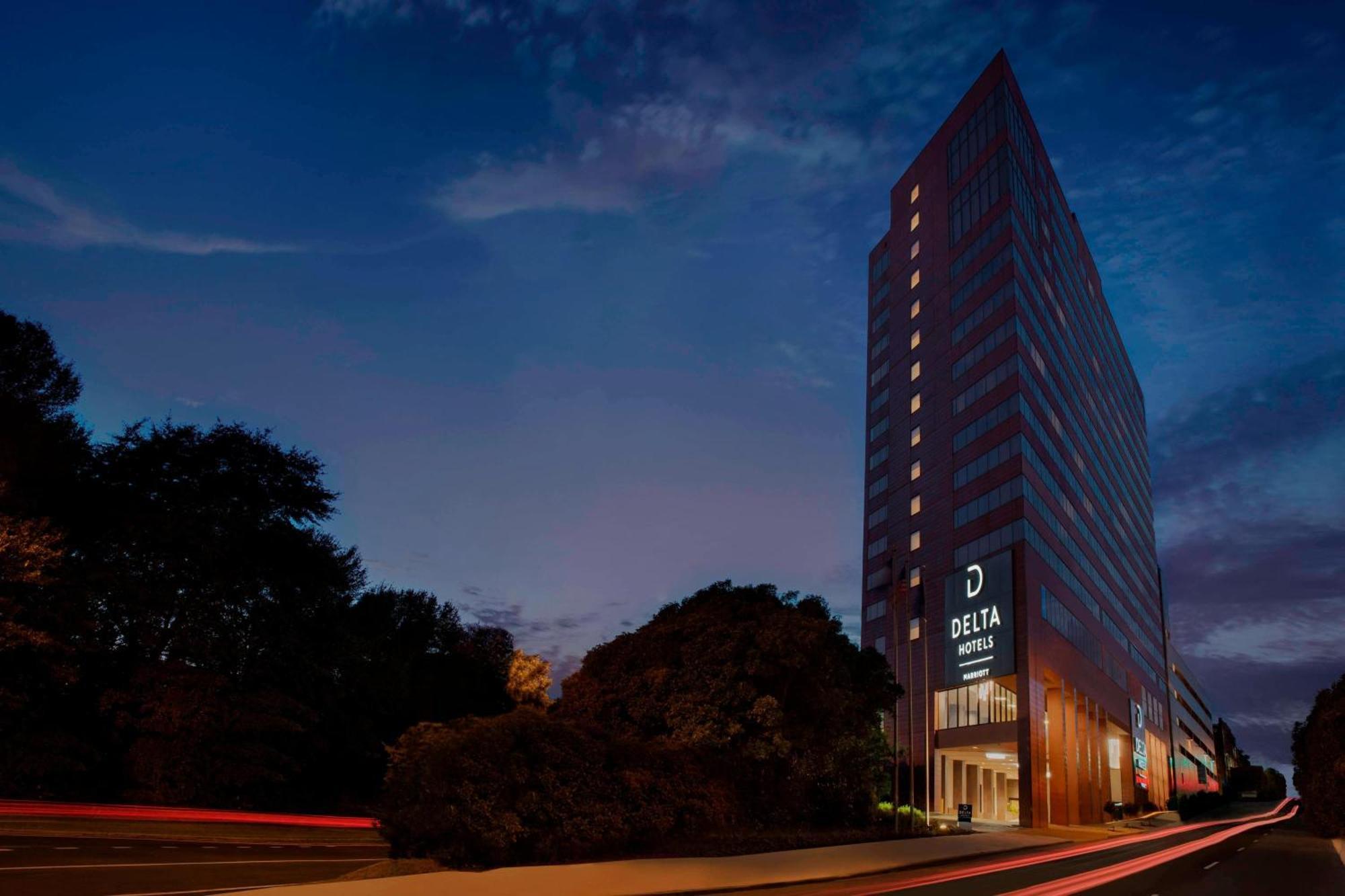 Delta Hotels By Marriott Richmond Downtown Екстериор снимка