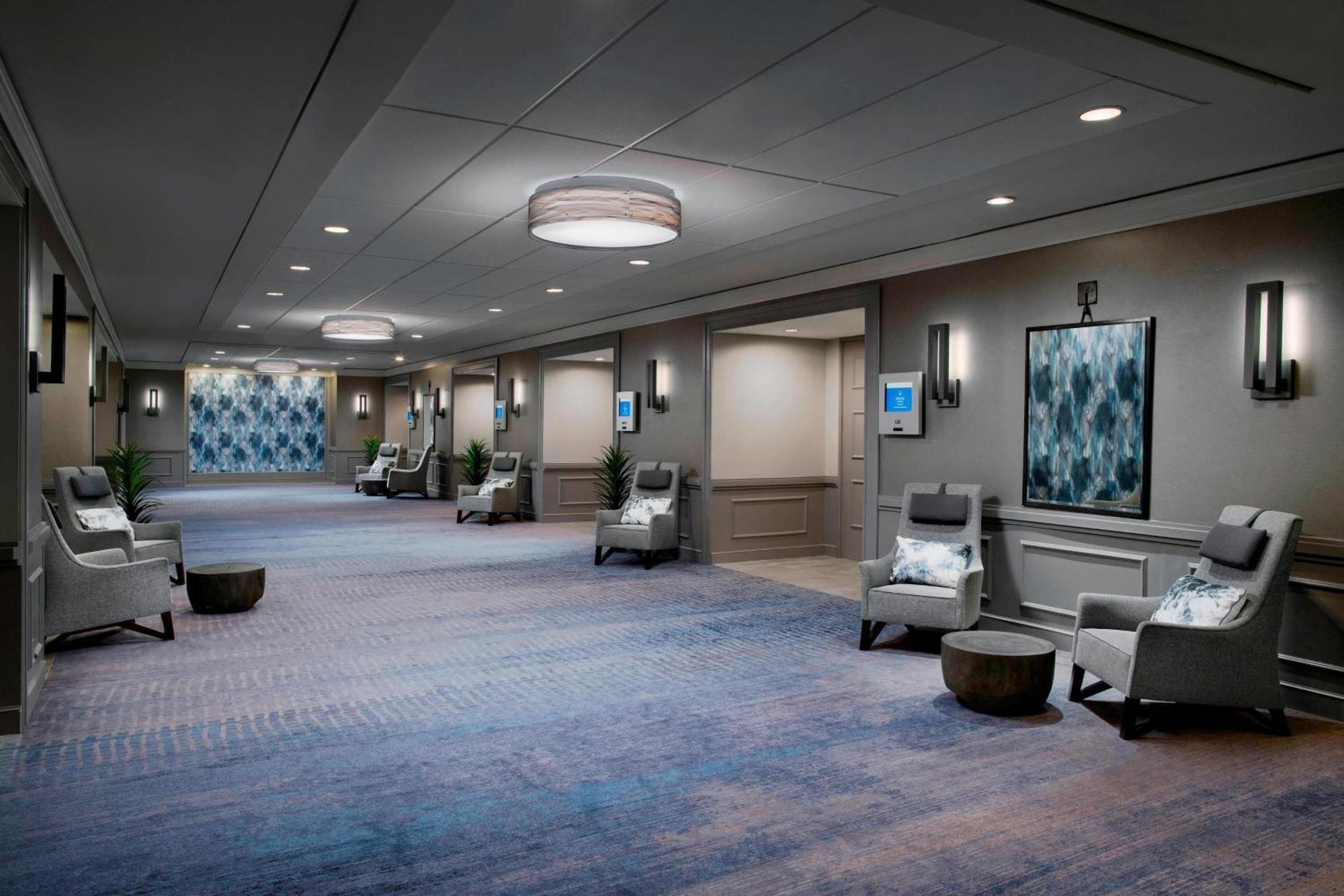 Delta Hotels By Marriott Richmond Downtown Екстериор снимка