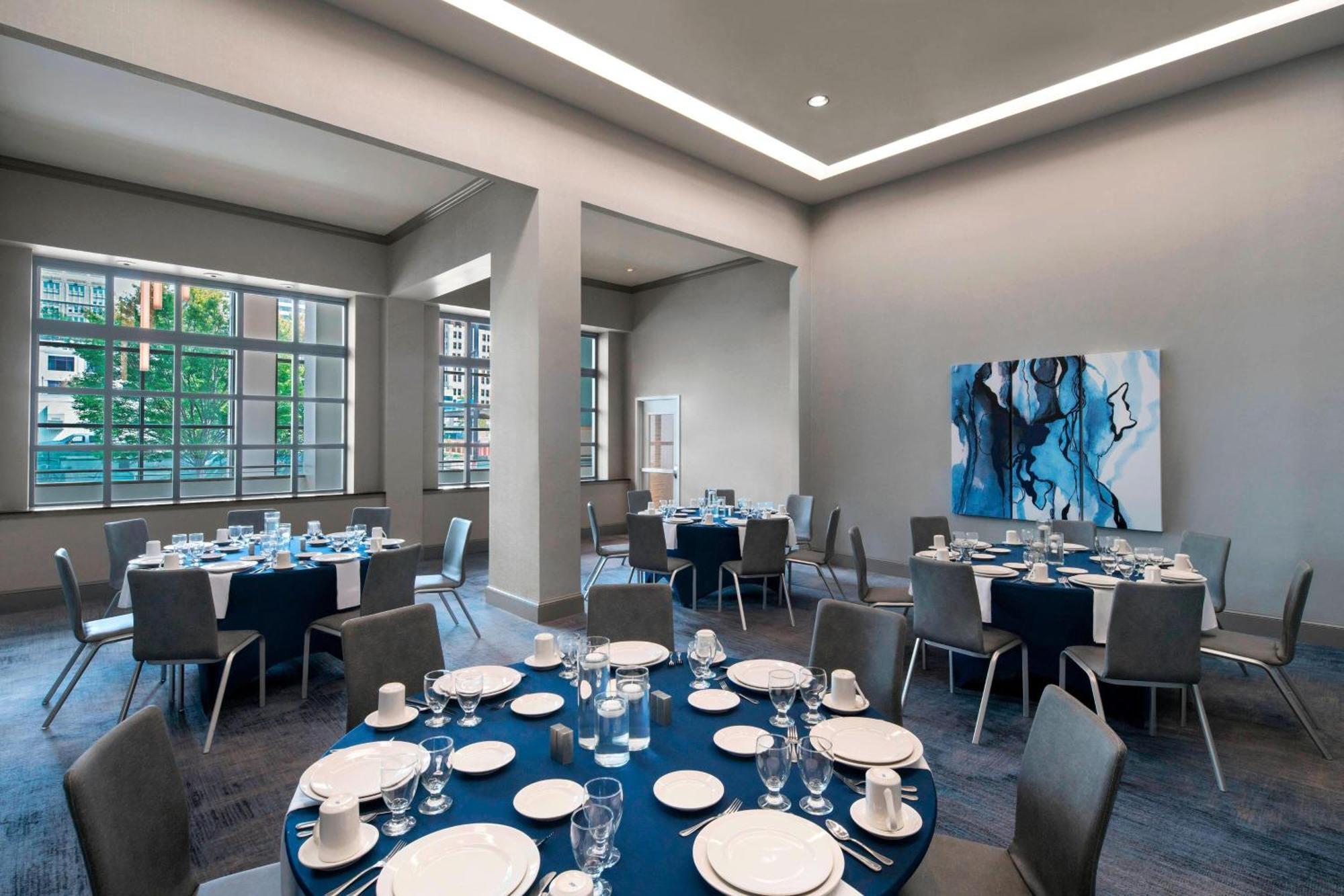 Delta Hotels By Marriott Richmond Downtown Екстериор снимка