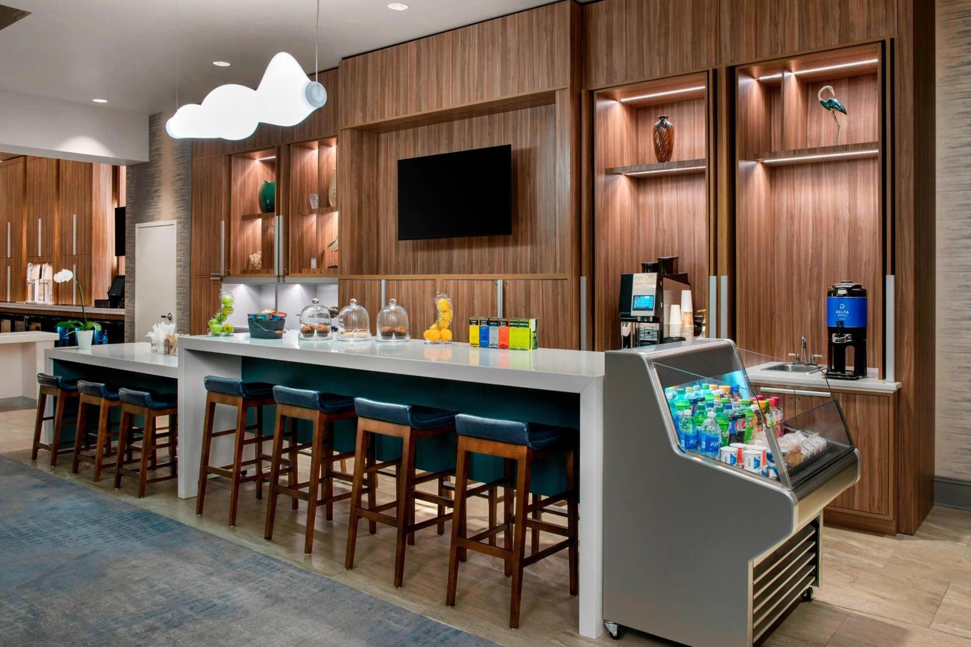 Delta Hotels By Marriott Richmond Downtown Екстериор снимка