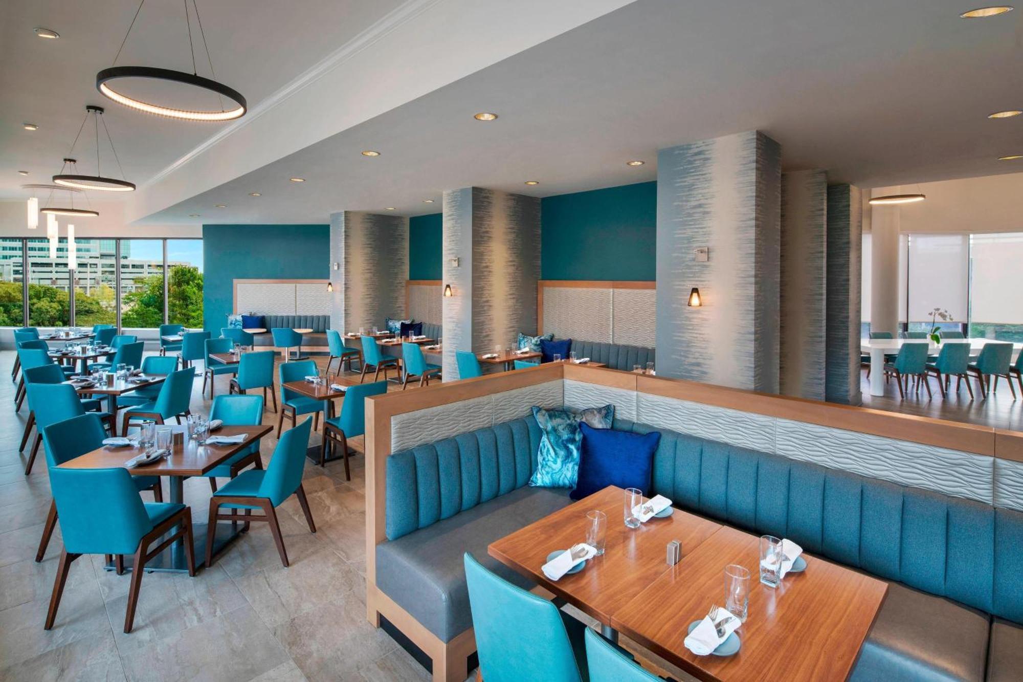 Delta Hotels By Marriott Richmond Downtown Екстериор снимка