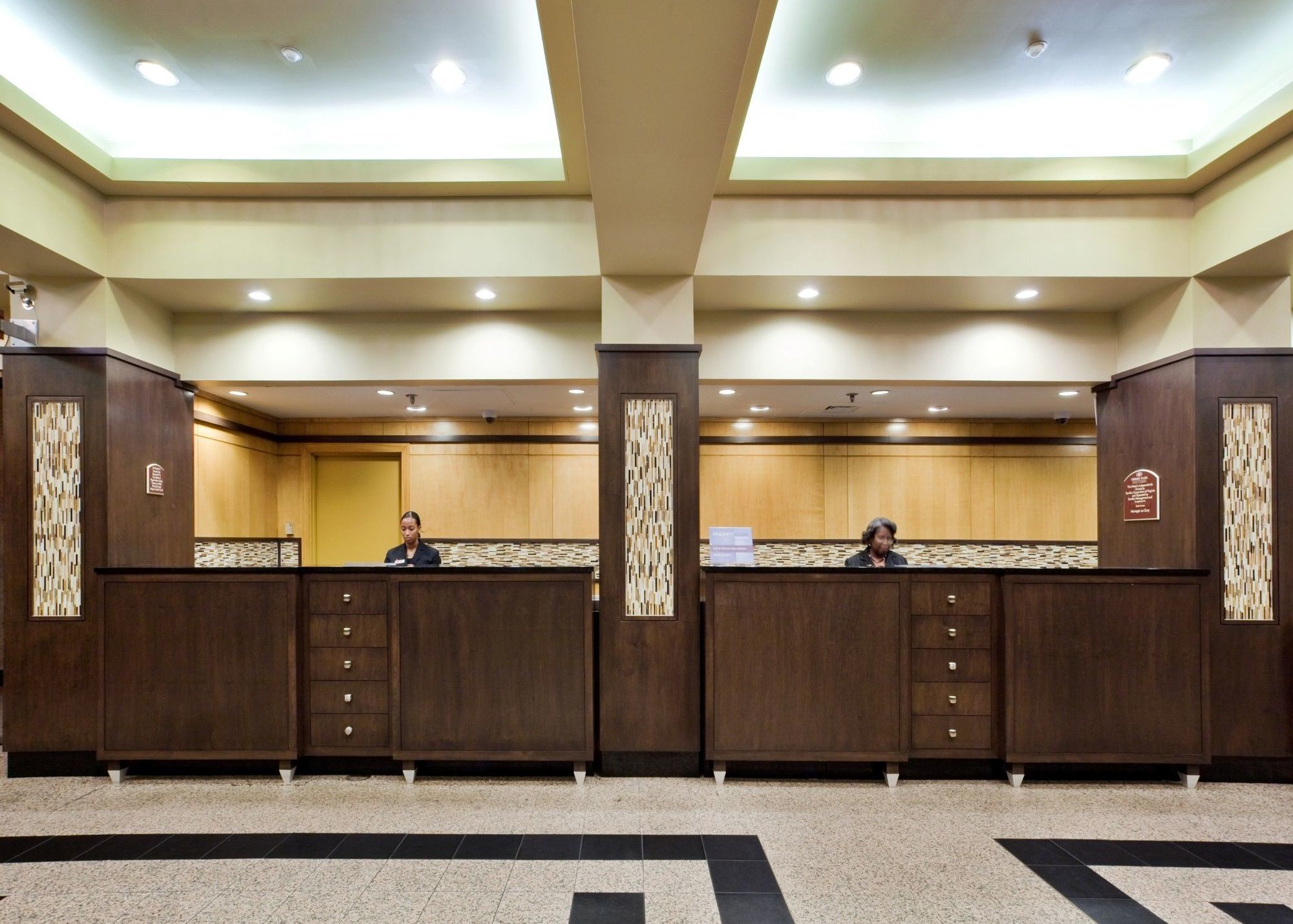 Delta Hotels By Marriott Richmond Downtown Интериор снимка