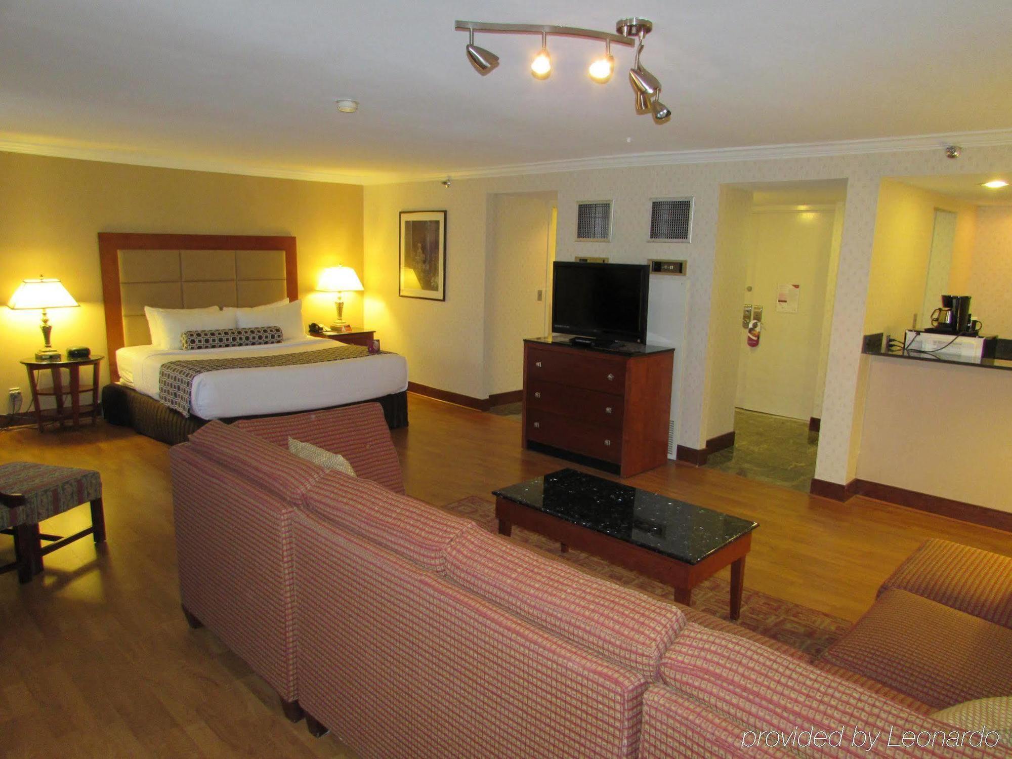 Delta Hotels By Marriott Richmond Downtown Екстериор снимка