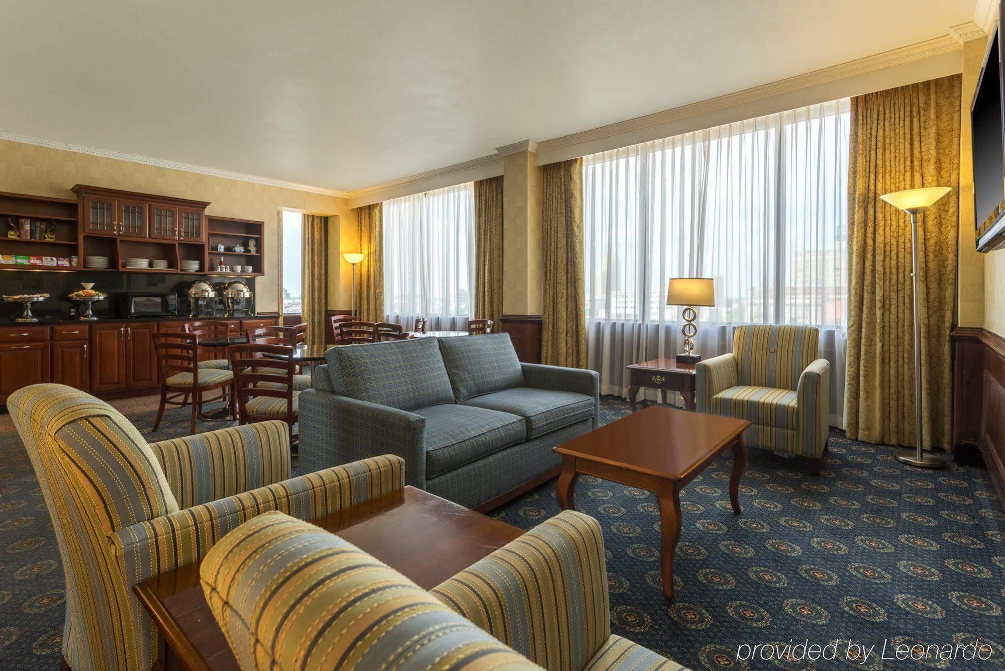 Delta Hotels By Marriott Richmond Downtown Екстериор снимка